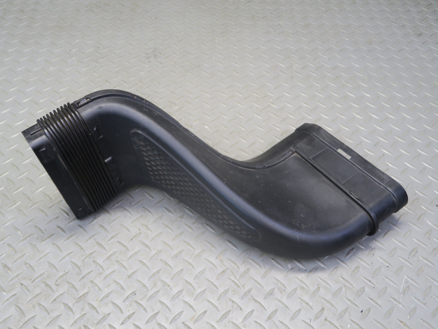 12-15 Mercedes W166 ML350 Air Intake Cleaner Filter Box w Air Duct OEM