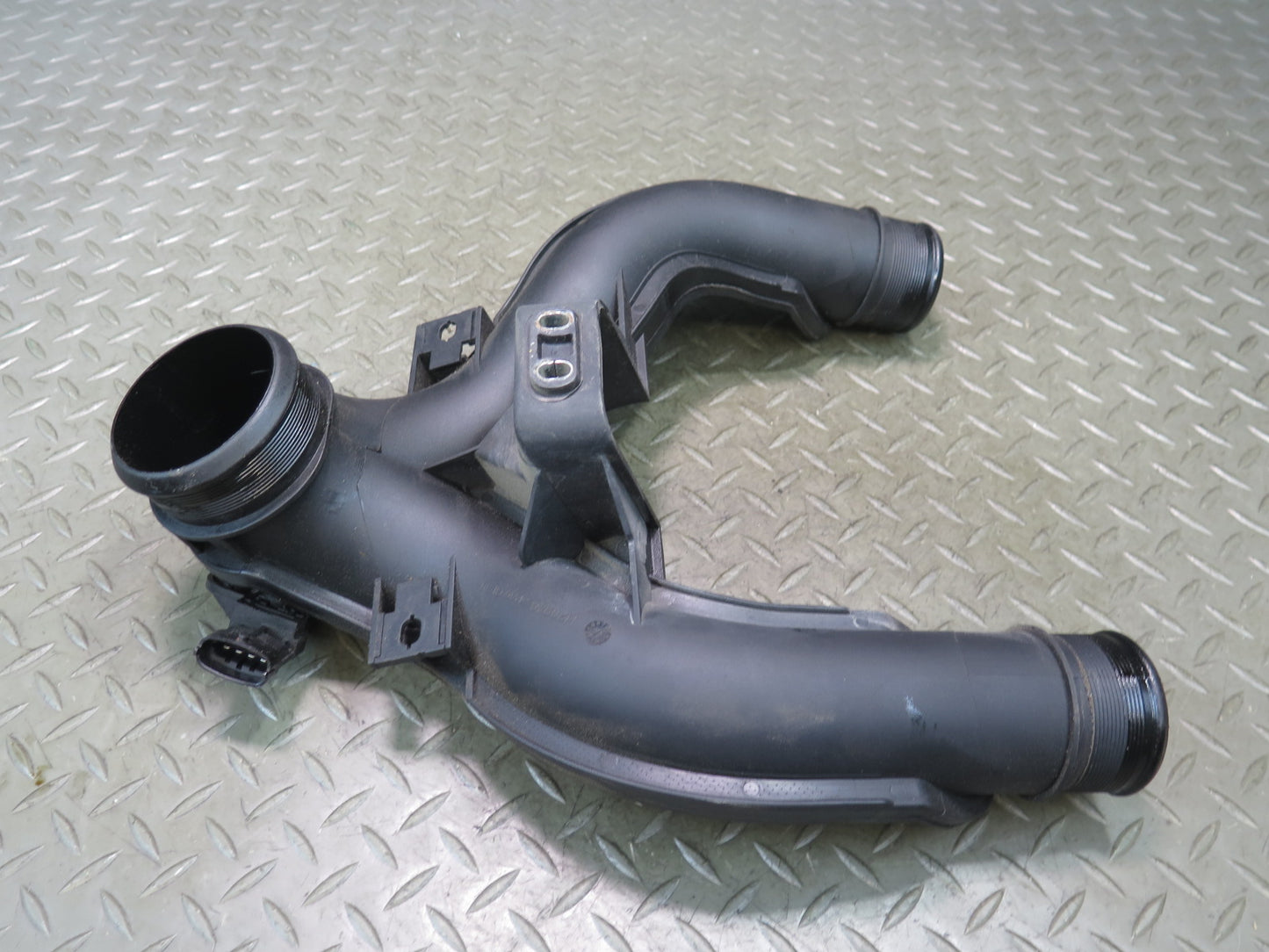 2014-2020 Maserati Ghibli M157 Air Intake Duct Tube Line w Sensor