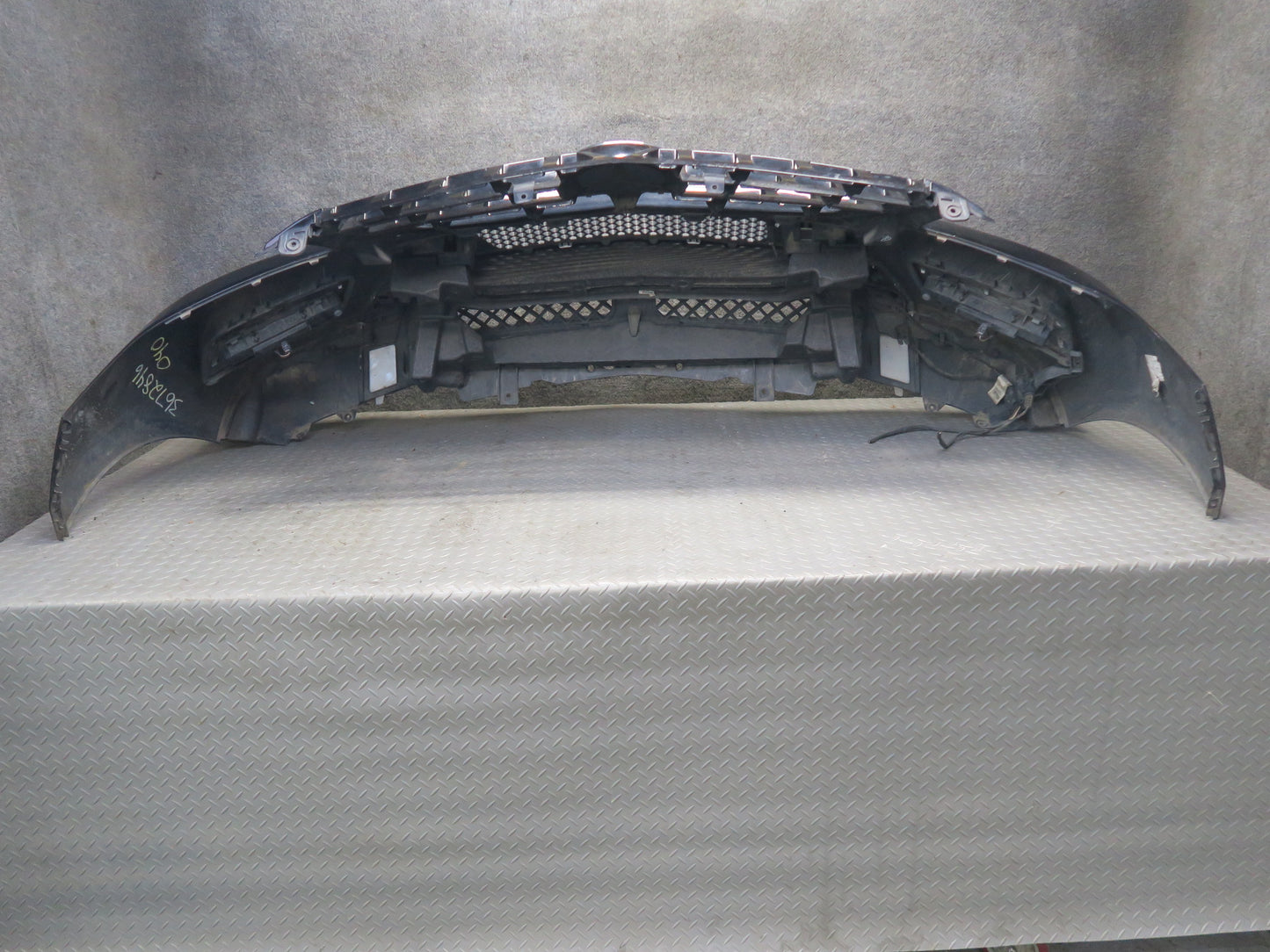 12-15 Mercedes W166 ML350 Front Bumper Cover Black w Grille & Fog Light Assy OEM