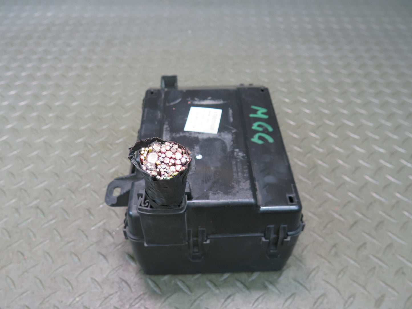 2014-2017 Maserati Ghibli M157 SQ4 Engine Bay Fuse Relay Junction Box