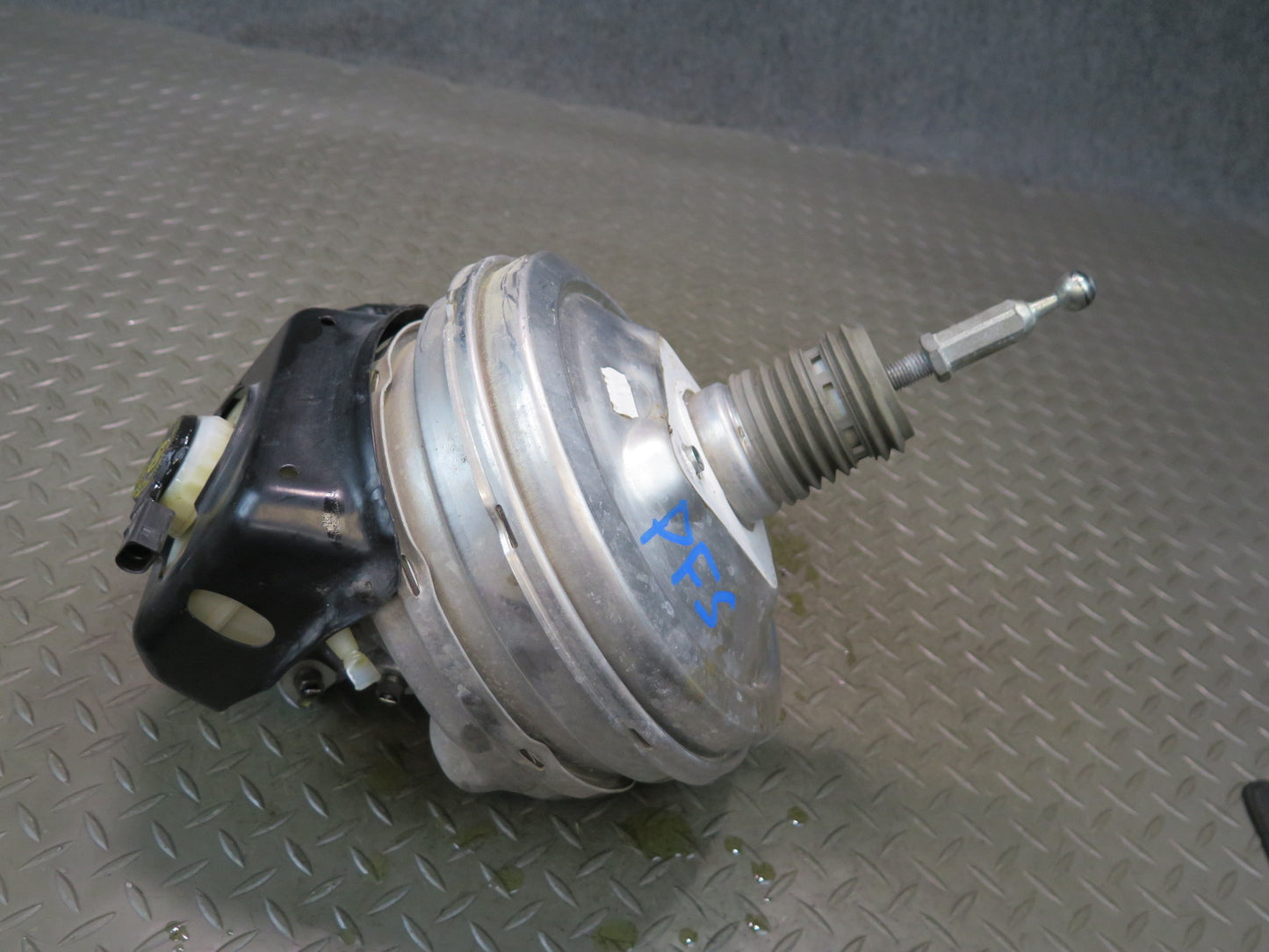 12-16 Audi A5 S5 Brake Master Cylinder Booster Fluid Reservoir 8T0612103A OEM