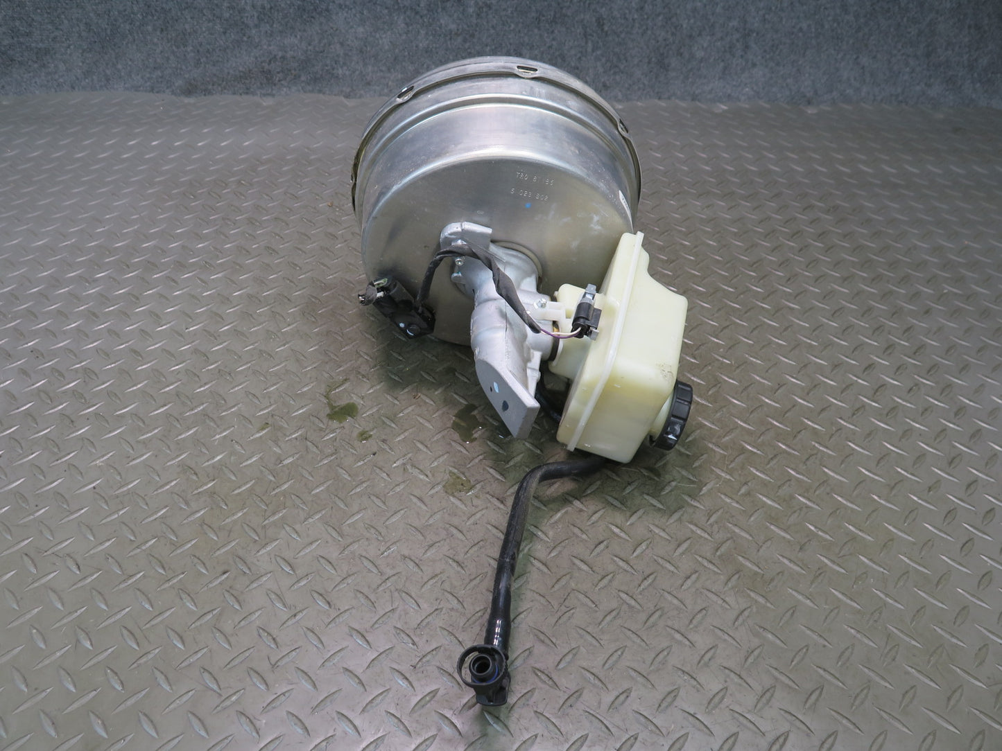 12-15 Mercedes W166 Ml-class Brake Master Cylinder Booster Fluid Reservoir OEM