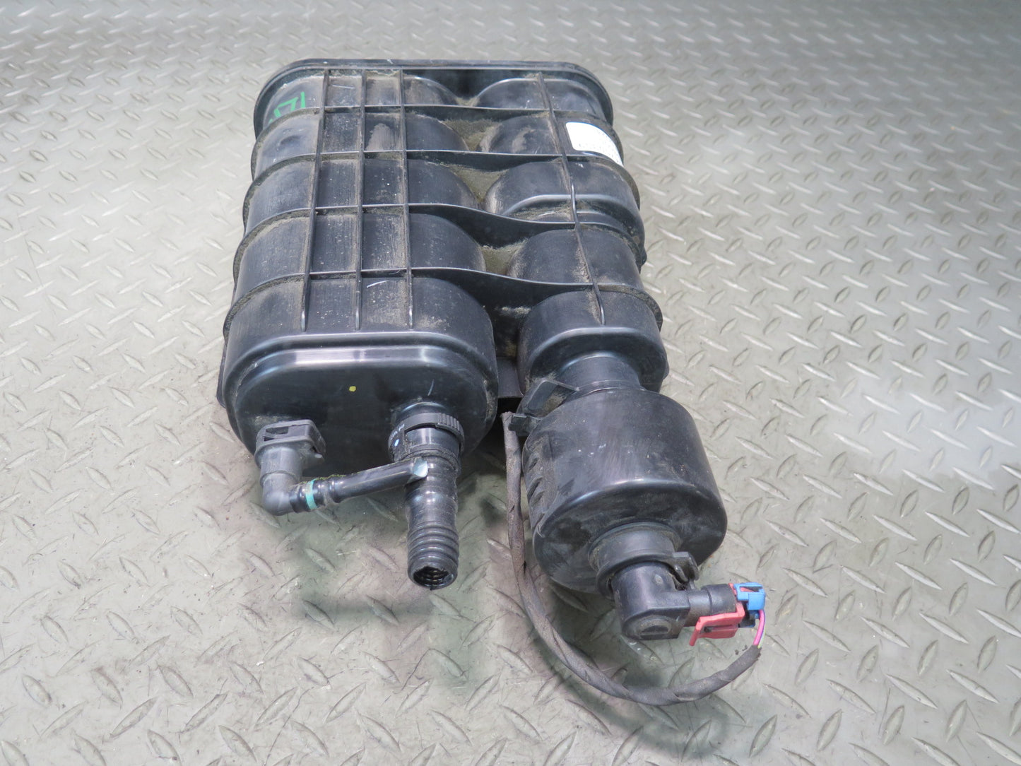 12-15 Mercedes W166 Ml-class Fuel Evap Vapor Charcoal Canister 1664700359 OEM