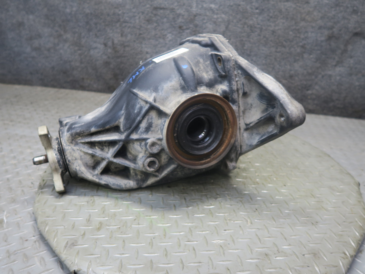 12-15 Mercedes W166 ML350 RWD Rear Differential Carrier 3:69 1663500514 OEM