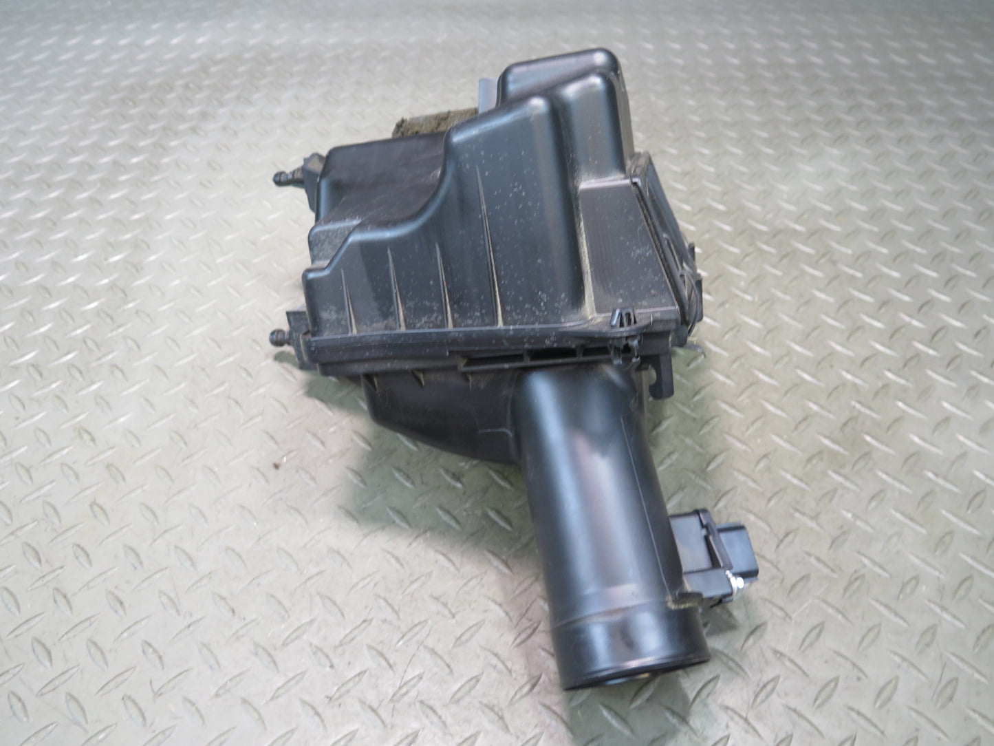 09-20 Nissan Z34 370Z Left Air Intake Cleaner Filter Box w MAF Sensor OEM