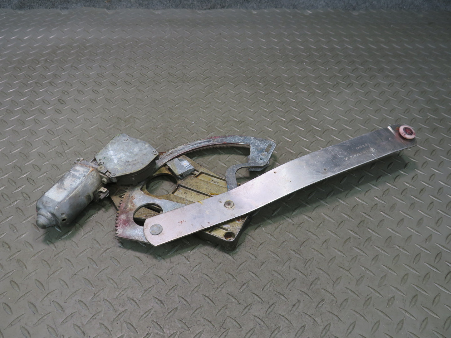 1984-1991 Porsche 928 Right Pass Side Door Window Regulator W/ Motor