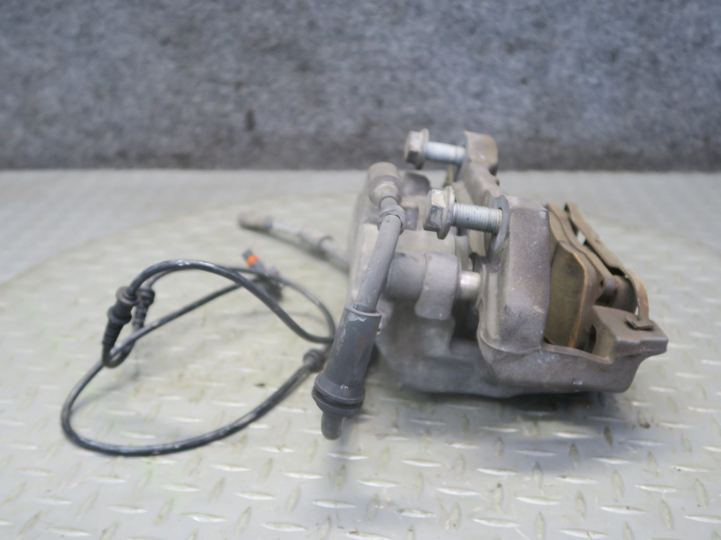 12-15 Mercedes W166 Ml-class RWD Set of 2 Front Left & Right Brake Caliper OEM