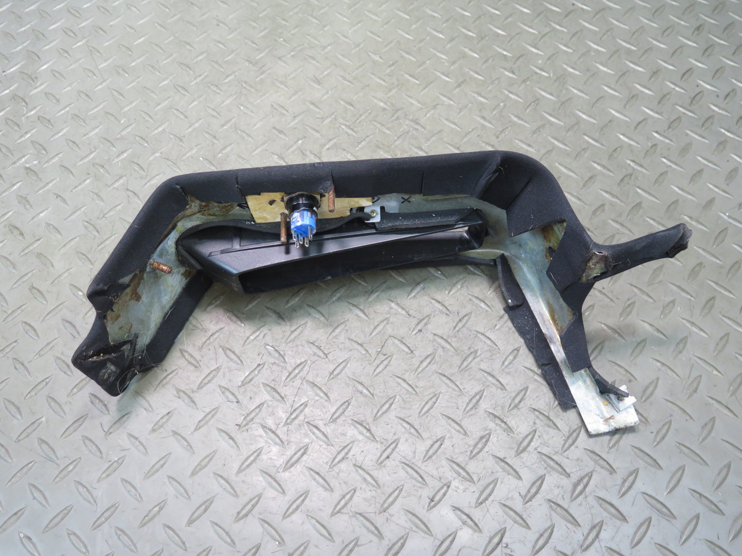 1984-1991 Porsche 928 Front Right Hand Brake Surround Trim Panel Set of 2