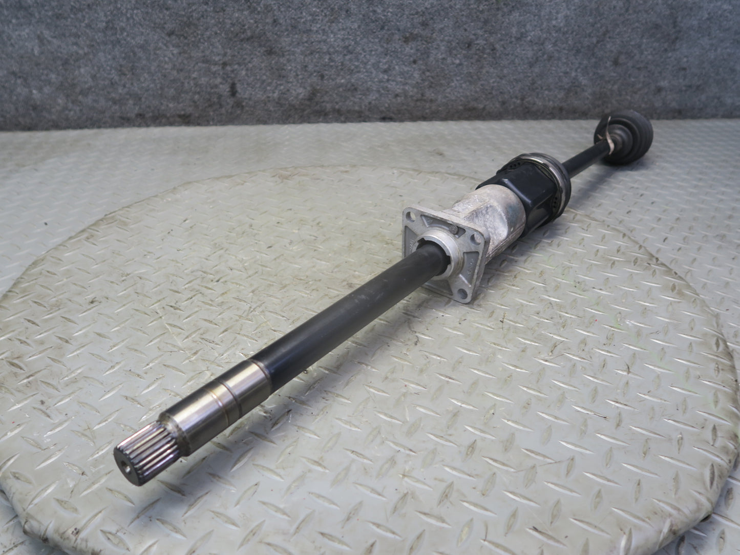 2014-2017 Maserati Ghibli M157 Front Left Suspension Axle Shaft 670032034