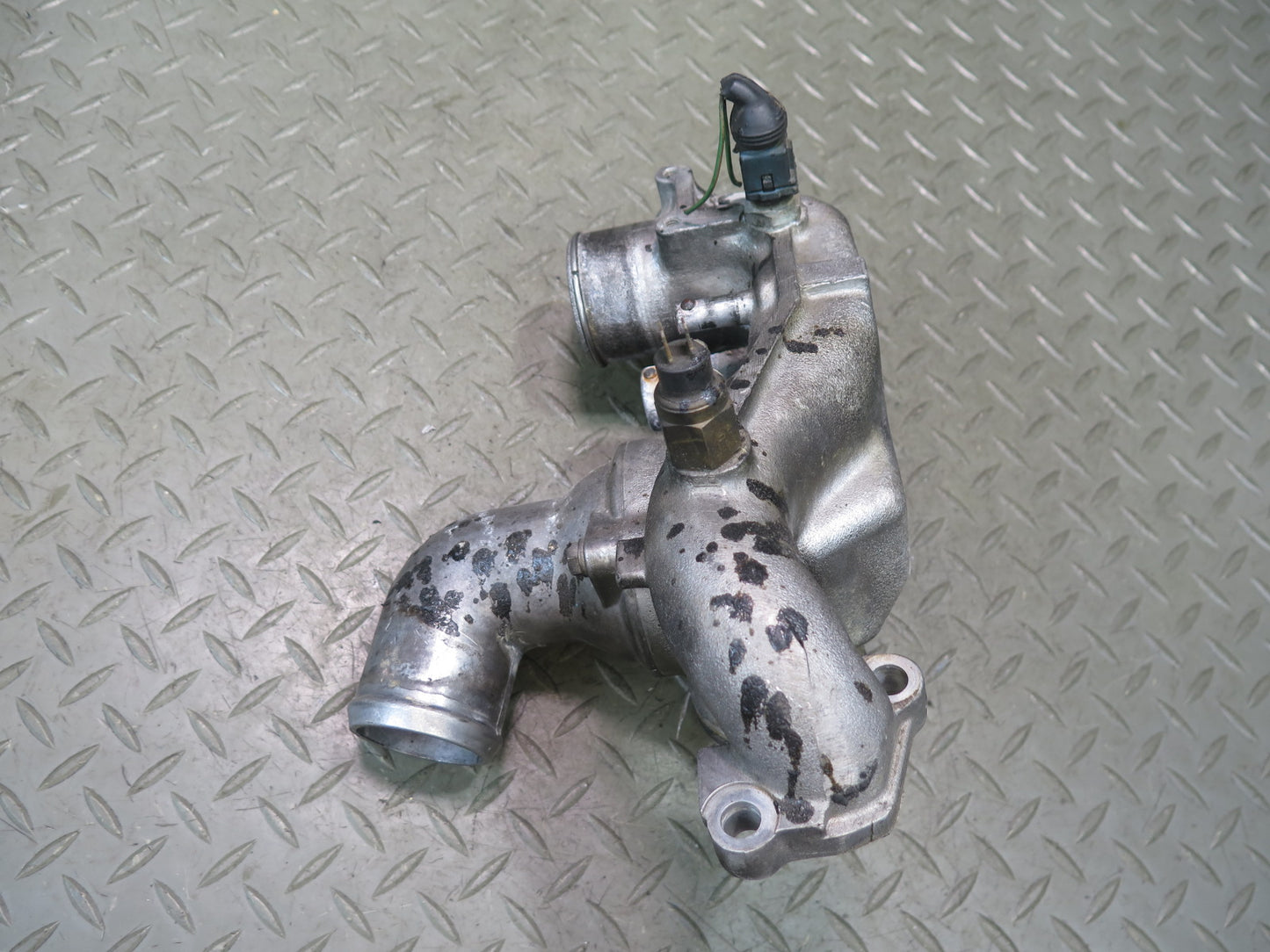 1987-1991 Porsche 928 S4 5.0L V8 Engine Coolant Thermostat Housing Assembly