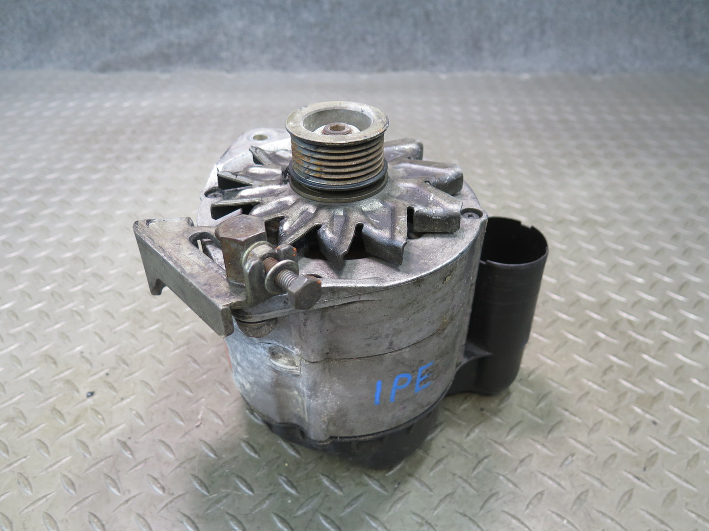 1987-1991 Porsche 928 S4 5.0L V8 Engine Motor Alternator Generator 115 AMP