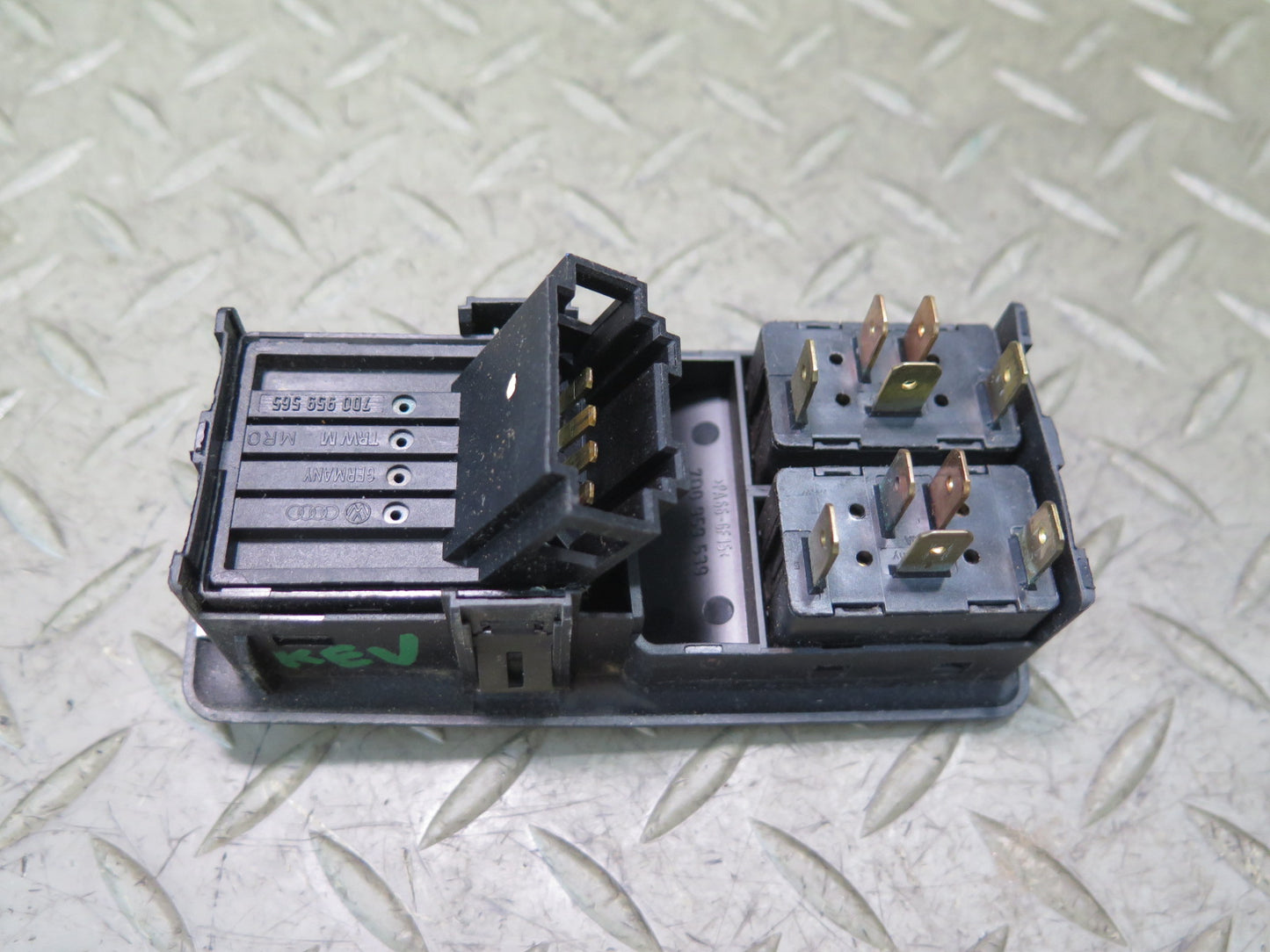 99-03 VW Eurovan T4 Front Left Door Master Power Window Switch 7D0959565 OEM