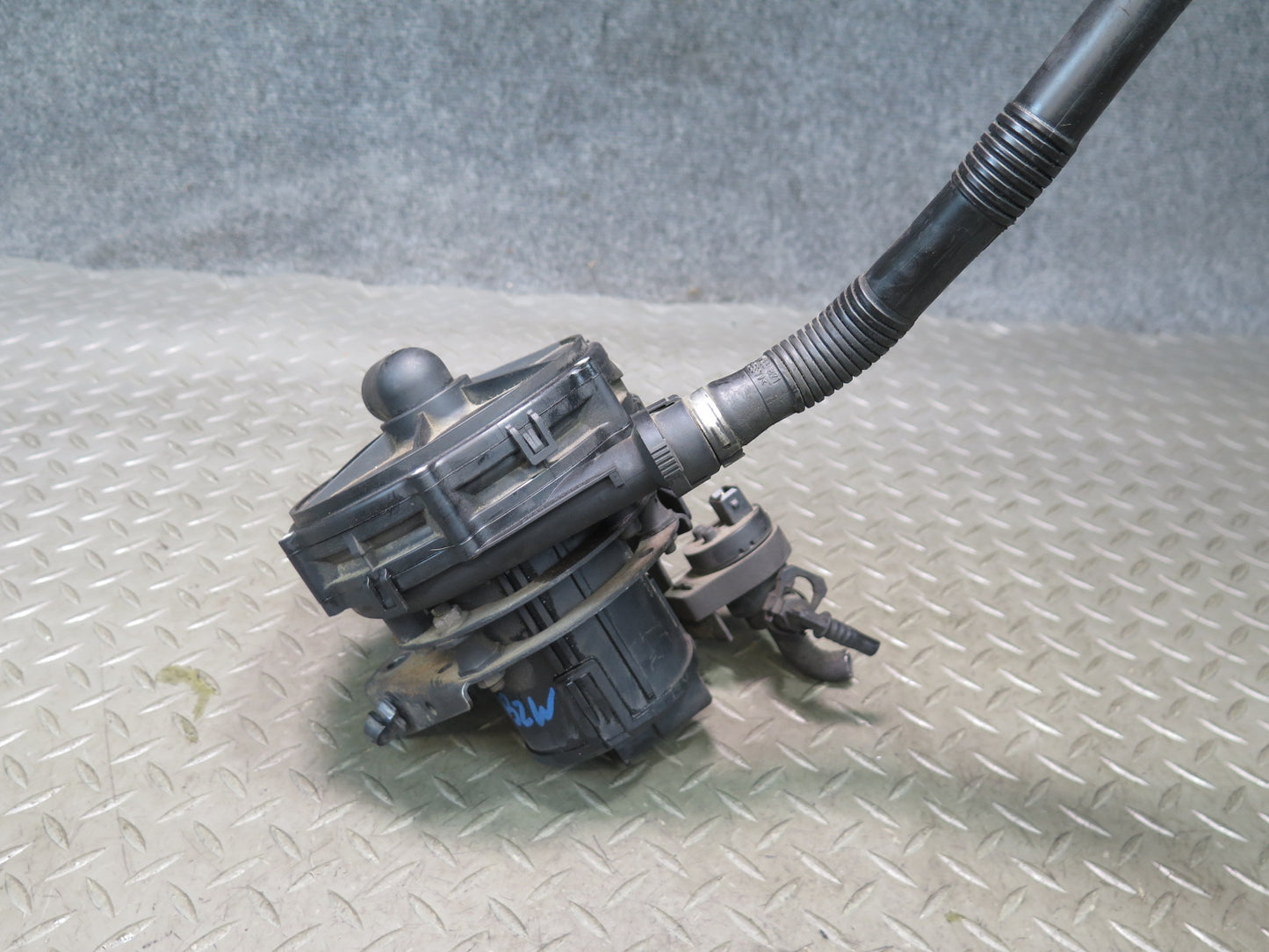 96-99 BMW E36/7 Z3 1.9L M44 Engine Secondary Air Injection Smog Pump OEM