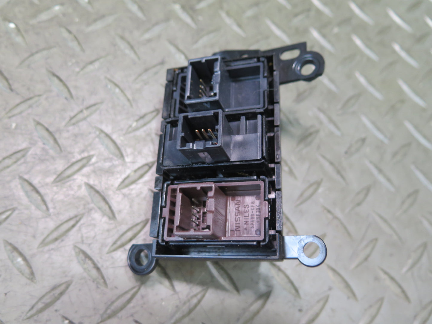 10-19 Nissan 370Z Z34 Convertible Center Console Roof & Seat Climate Switch OEM