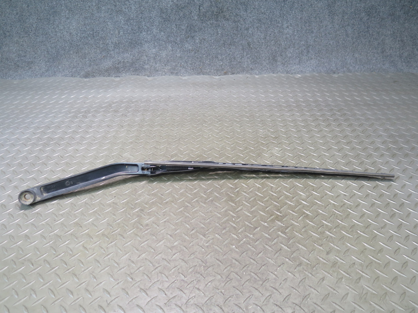 09-10 Nissan Z34 370Z Set of 2 Front Left & Right Windshield Wiper Arm OEM