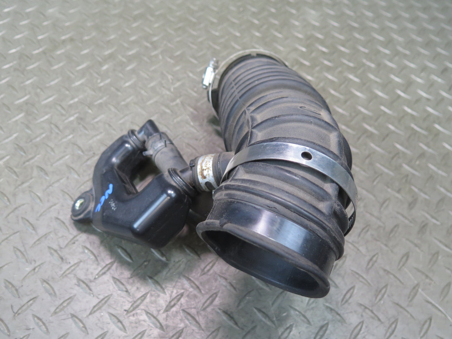09-20 Nissan Z34 370Z VQ37VHR Right Air Intake Resonator Duct Hose Pipe OEM