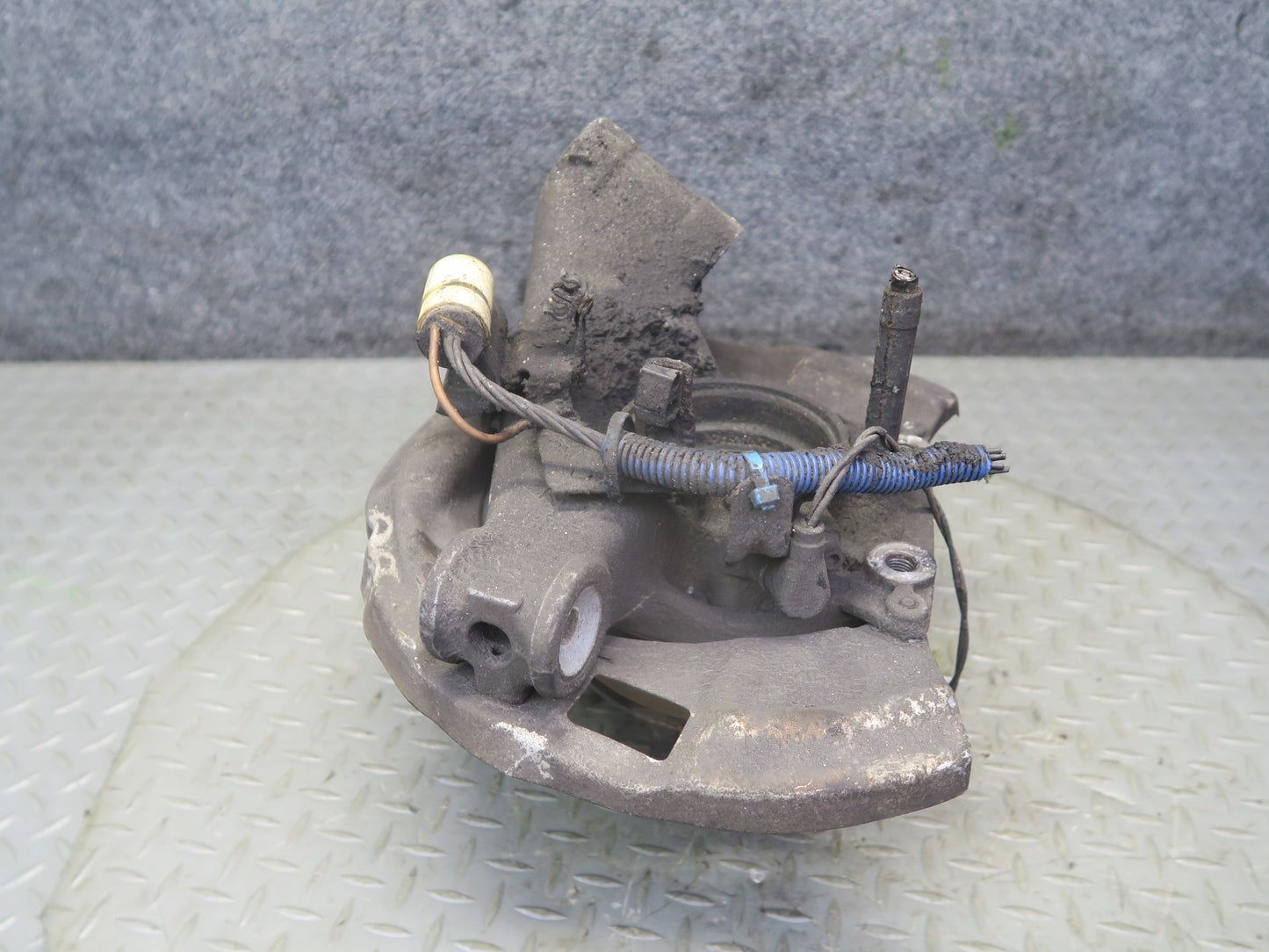 1984-1986 Porsche 928 S Rear Right Side Spindle Knuckle Wheel Hub Bearing