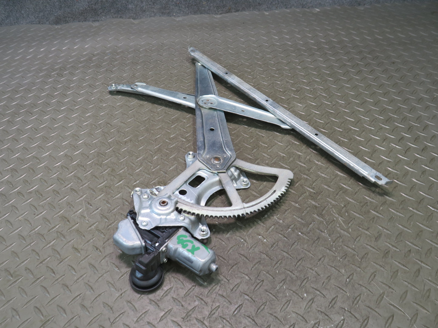 2010-2013 Lexus URJ150L GX460 Front Right Pass Door Window Regulator W/ Motor
