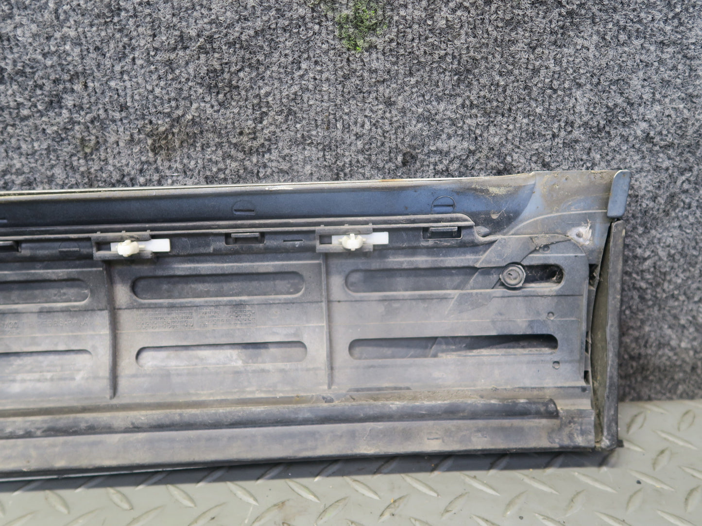 2008-2010 Porsche Cayenne 957 Rear Right Door Lower Trim Molding 7L5839788
