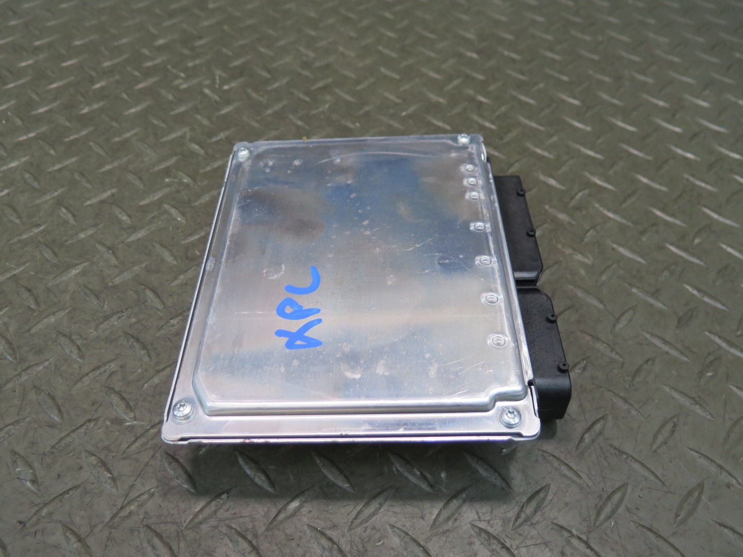 2008-2010 Porsche Cayenne 957 Air Suspension Control Module 7L0907553G