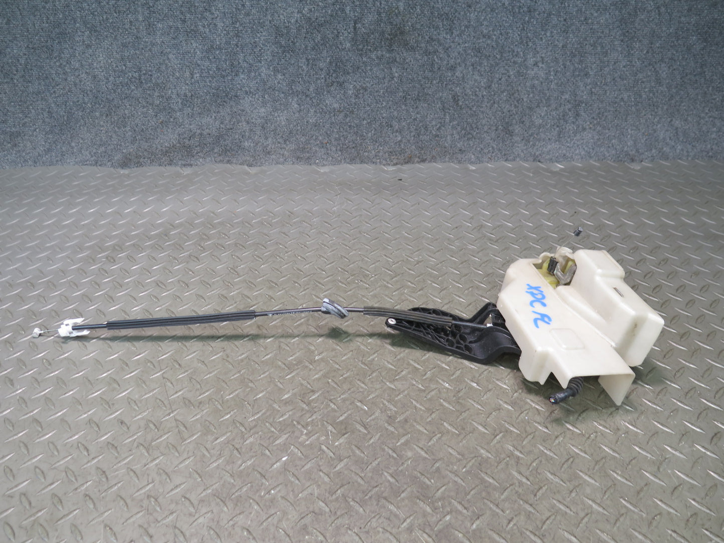 2003-2010 Porsche Cayenne 957 Front Left Door Lock Latch Actuator