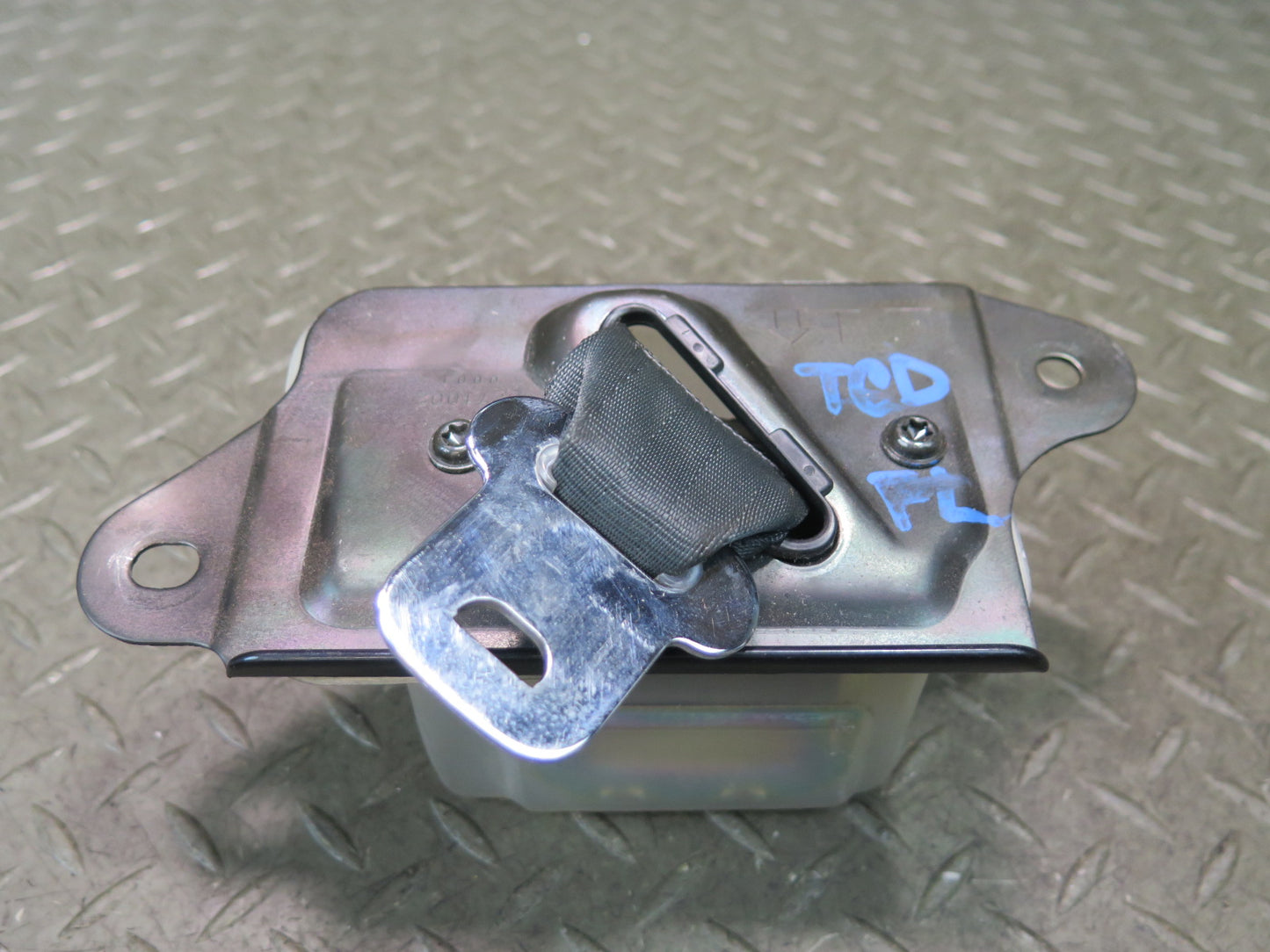 84-86 TOYOTA CRESSIDA MX73 FRONT LEFT SIDE SEATBELT RETRACTOR SET OEM