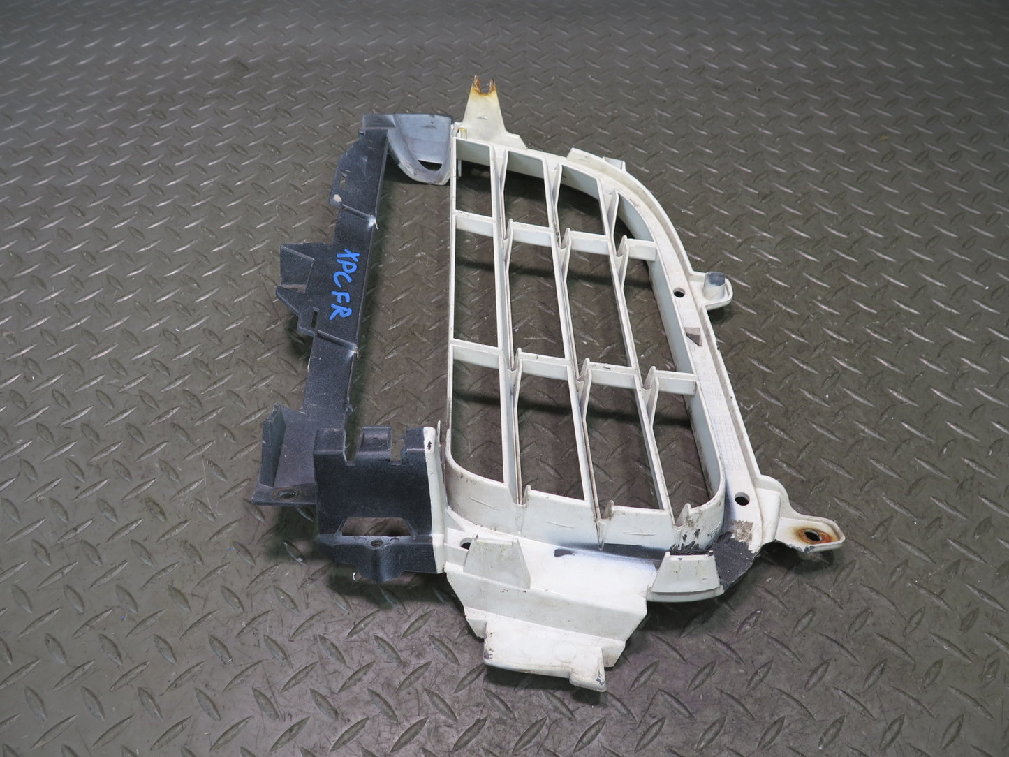 2008-2010 Porsche Cayenne 957 Turbo Front Bumper Left & Right Grille Set of 2
