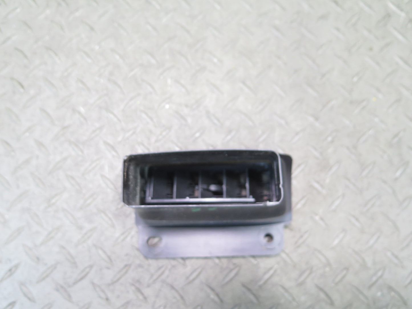 03-06 Chevrolet SSR Dash Dashboard Right Air Vent Grille OEM