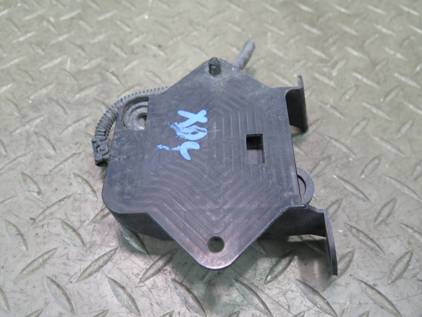 2003-2010 Porsche Cayenne 957 TPMS Tire Pressure Monitor Sensor Module w Bracket