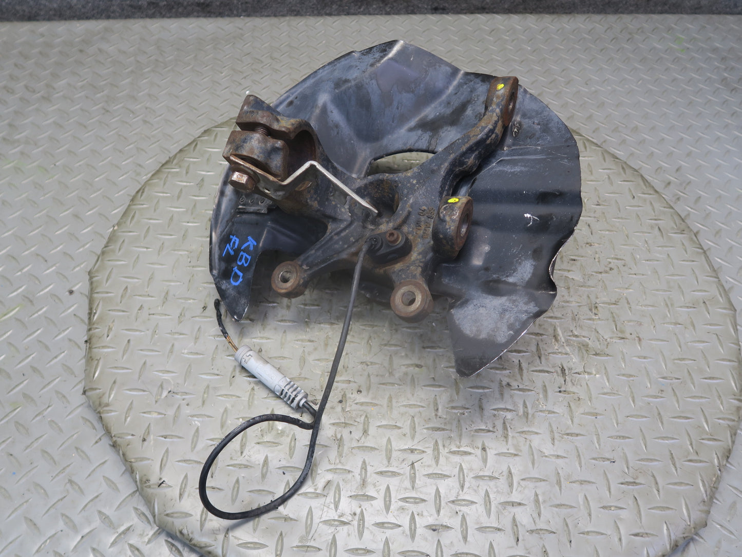 2001-2006 BMW E46 M3 Front Left Spindle Knuckle Wheel Hub Bearing