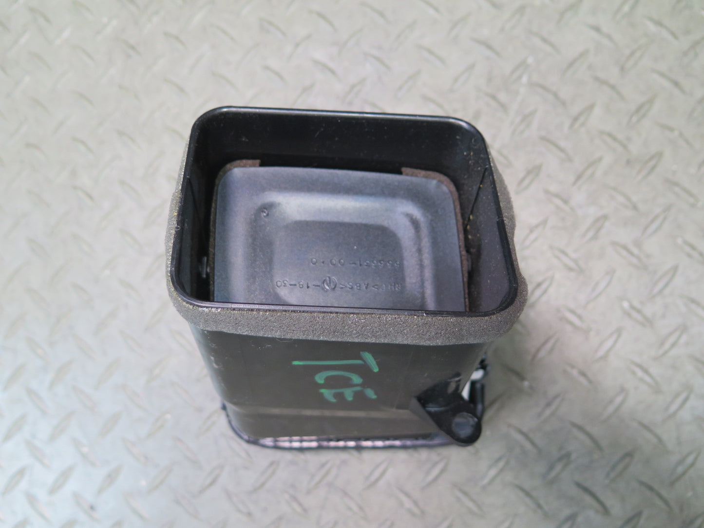 95-97 Toyota Celsior UCF20 RHD Dash Front Left Center Right A/C Air Vent Set OEM