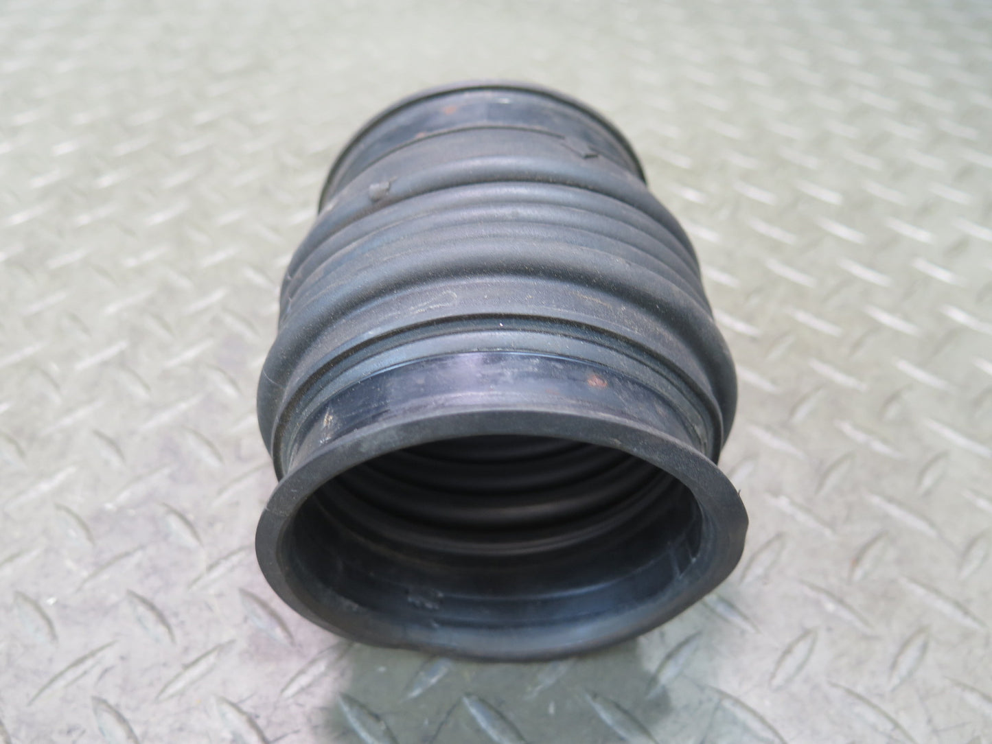 95-97 Toyota Celsior Lexus LS400 UCF20 Air Intake Cleaner Hose Pipe Line OEM