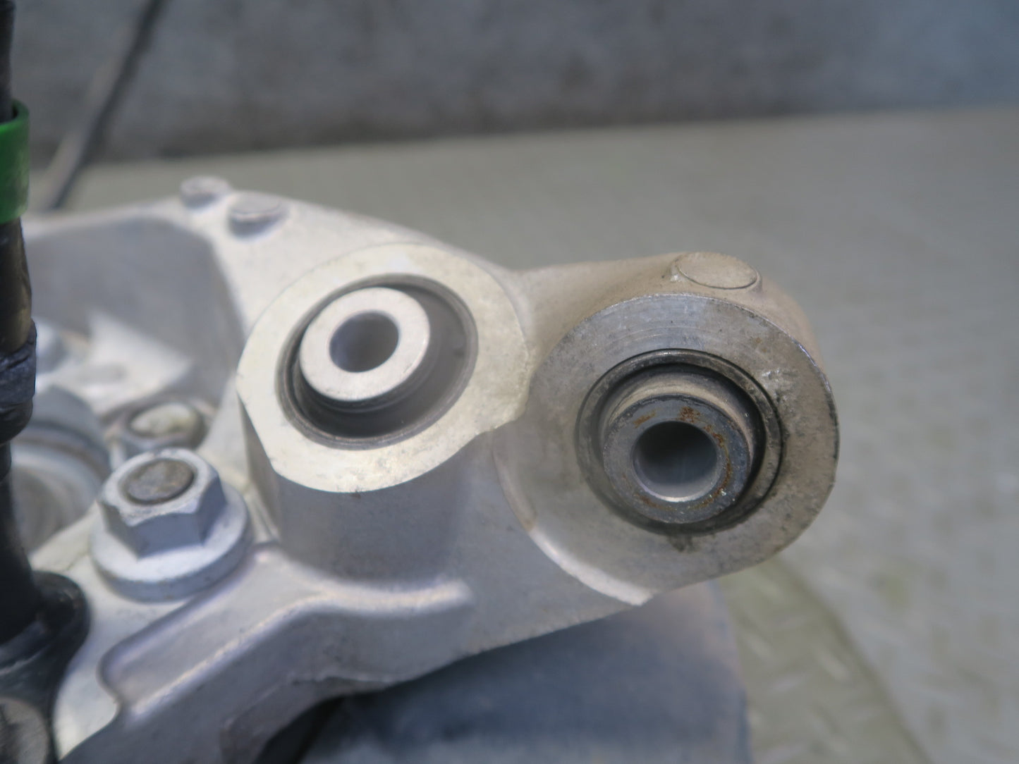10-20 Nissan Z34 370Z Rear Left Spindle Knuckle Wheel Hub Bearing OEM