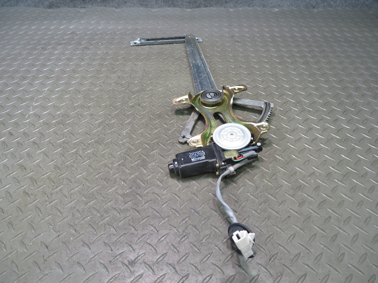 95-97 Toyota Celsior Lexus LS400 Front Right Door Window Regulator w Motor OEM