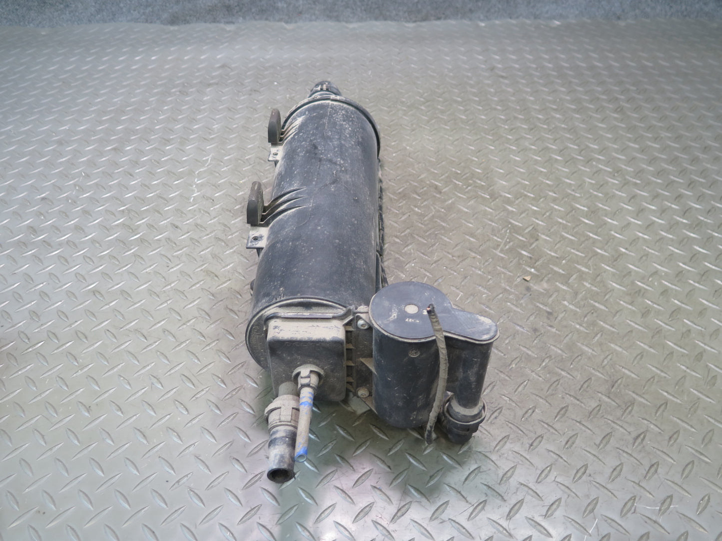 2001-2006 BMW E46 3-SERIES M54 S54 Fuel Evap Vapor Charcoal Canister 6752223