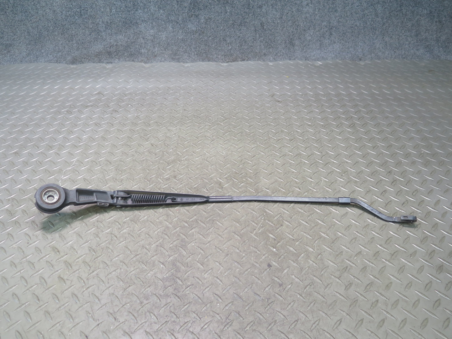 95-00 Toyota Celsior UCF20 RHD Front Left & Right Windshield Wiper Arm Set OEM