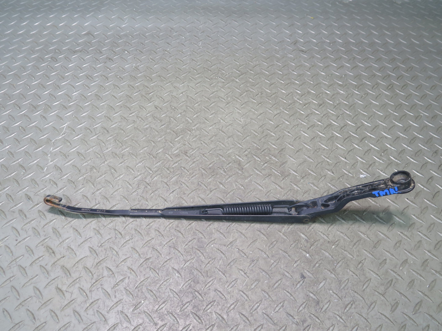 00-05 Toyota MR2 Spyder ZZW30L Set of 2 Front Left & Right Wiper Arm OEM