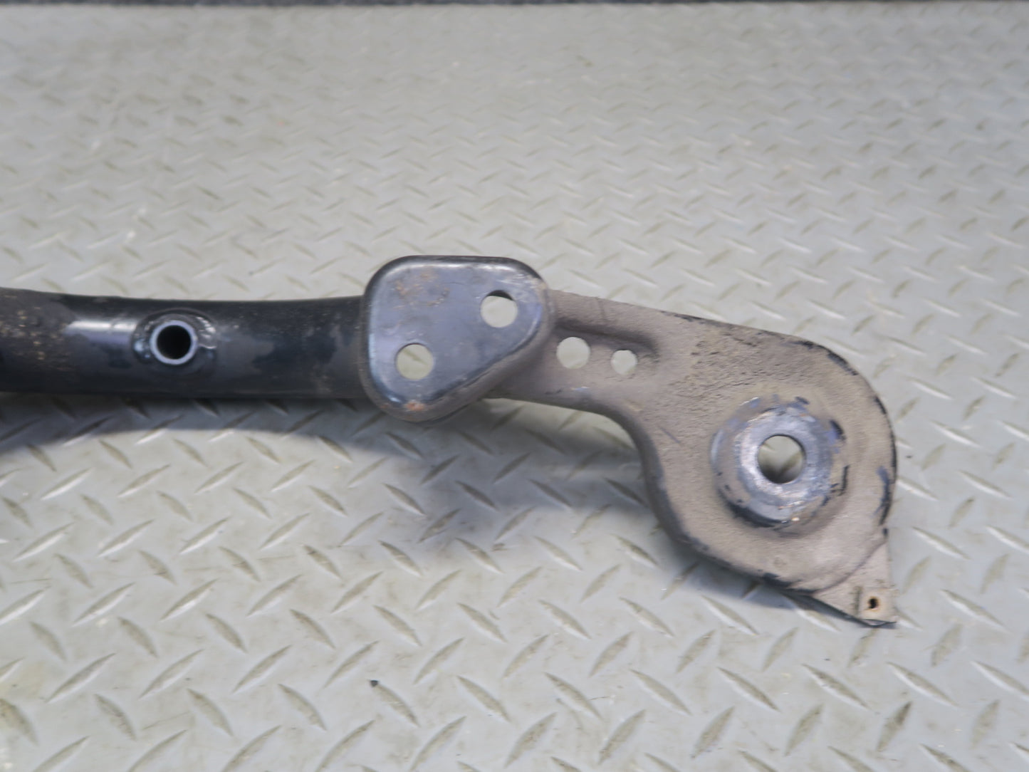 2001-2006 BMW E46 M3 Rear Axle Differential Carrier Crossmember Support Bracket