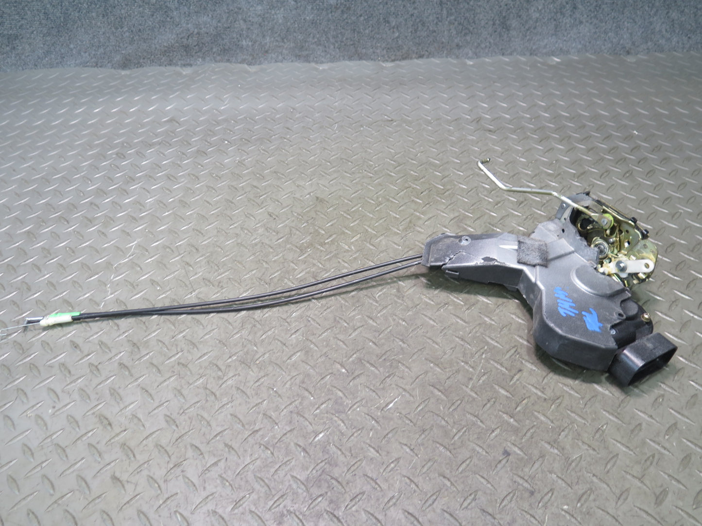 00-05 Toyota MR2 Spyder ZZW30L Left Door Lock Latch Actuator OEM
