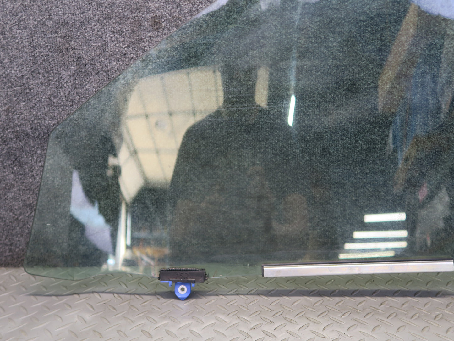 2010-2012 Lexus URJ150L GX460 Front Right Pass Side Door Glass Window