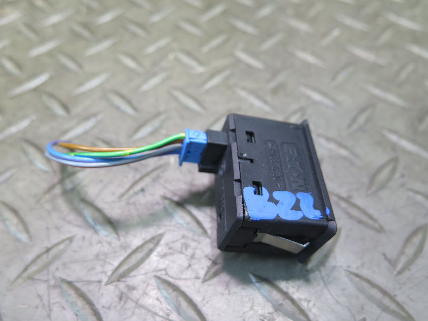 00-02 BMW E36/7 Z3 DSC Dynamic Stability Control Button Switch 8383446 OEM