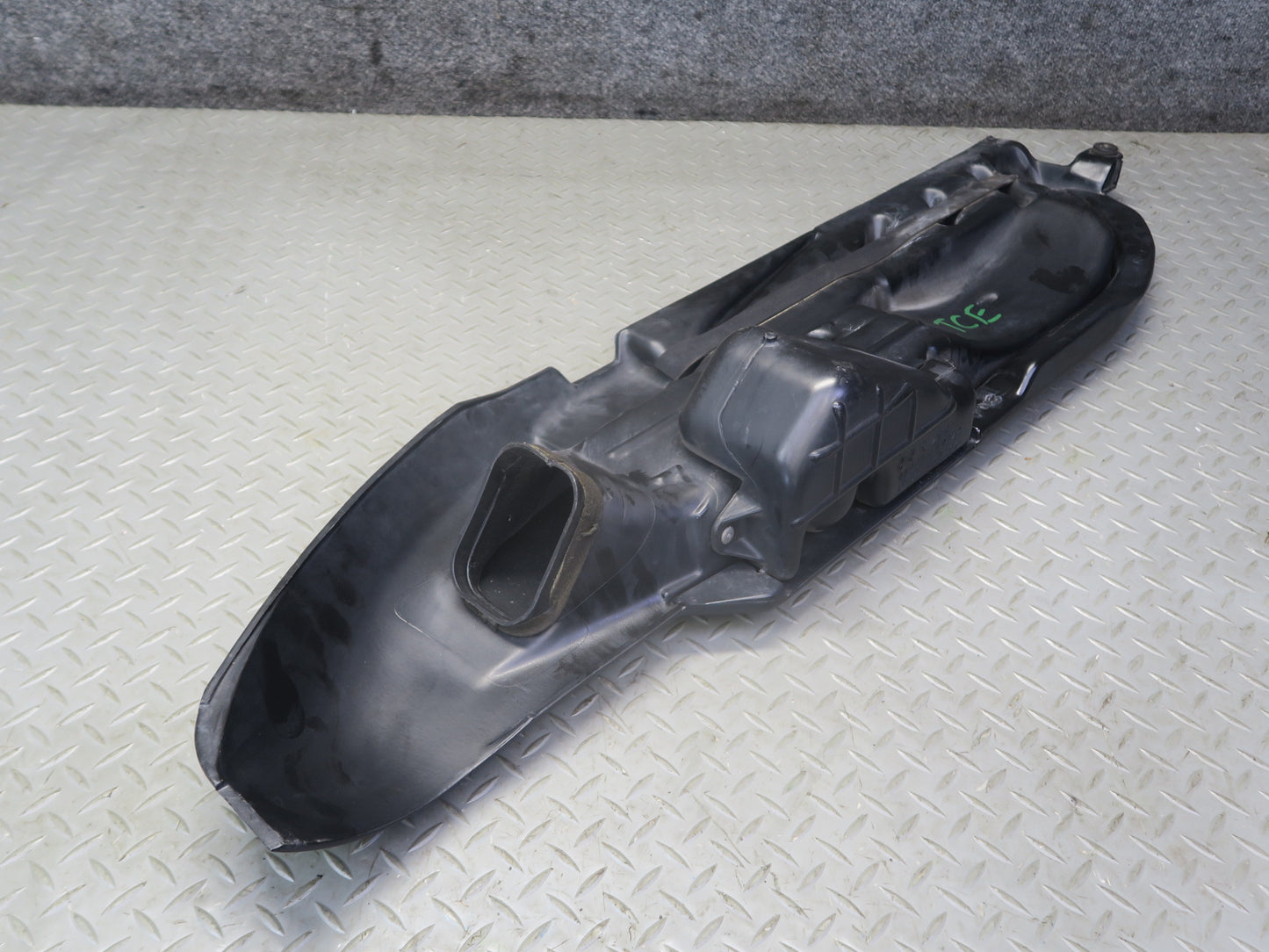 95-97 Toyota Celsior Lexus LS400 UCF20 Air Intake Inlet Duct 17750-50010 OEM