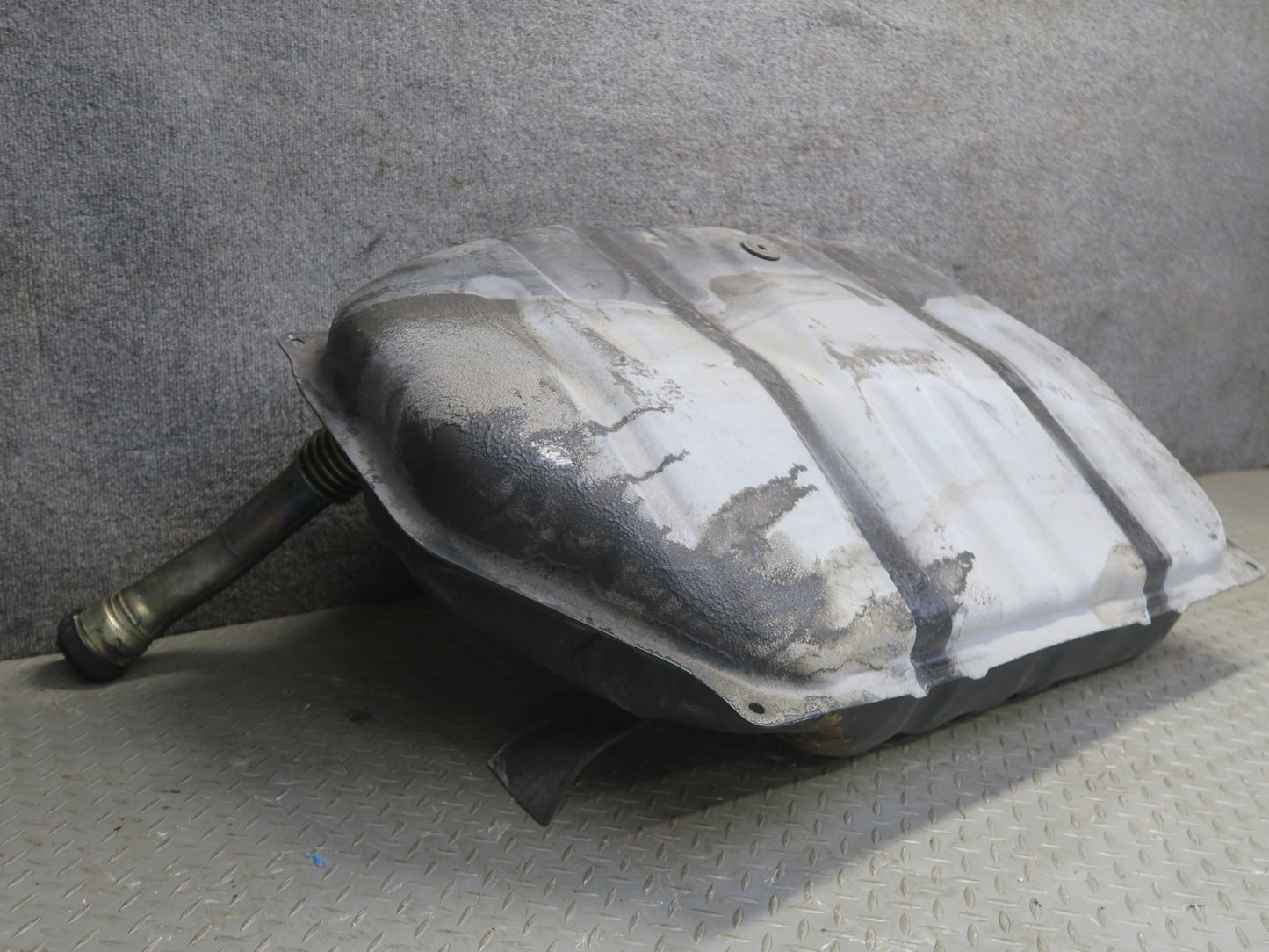 84-88 Toyota Cressida MX73 Sedan Fuel Tank Unit w Filler Neck 45K Miles OEM