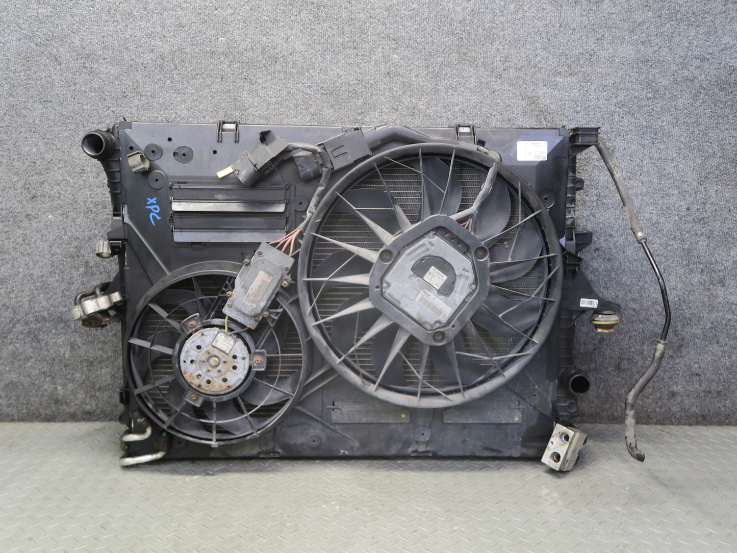 08-10 Porsche Cayenne 957 Turbo Engine Radiator A/C Condenser Cooling Fan Shroud