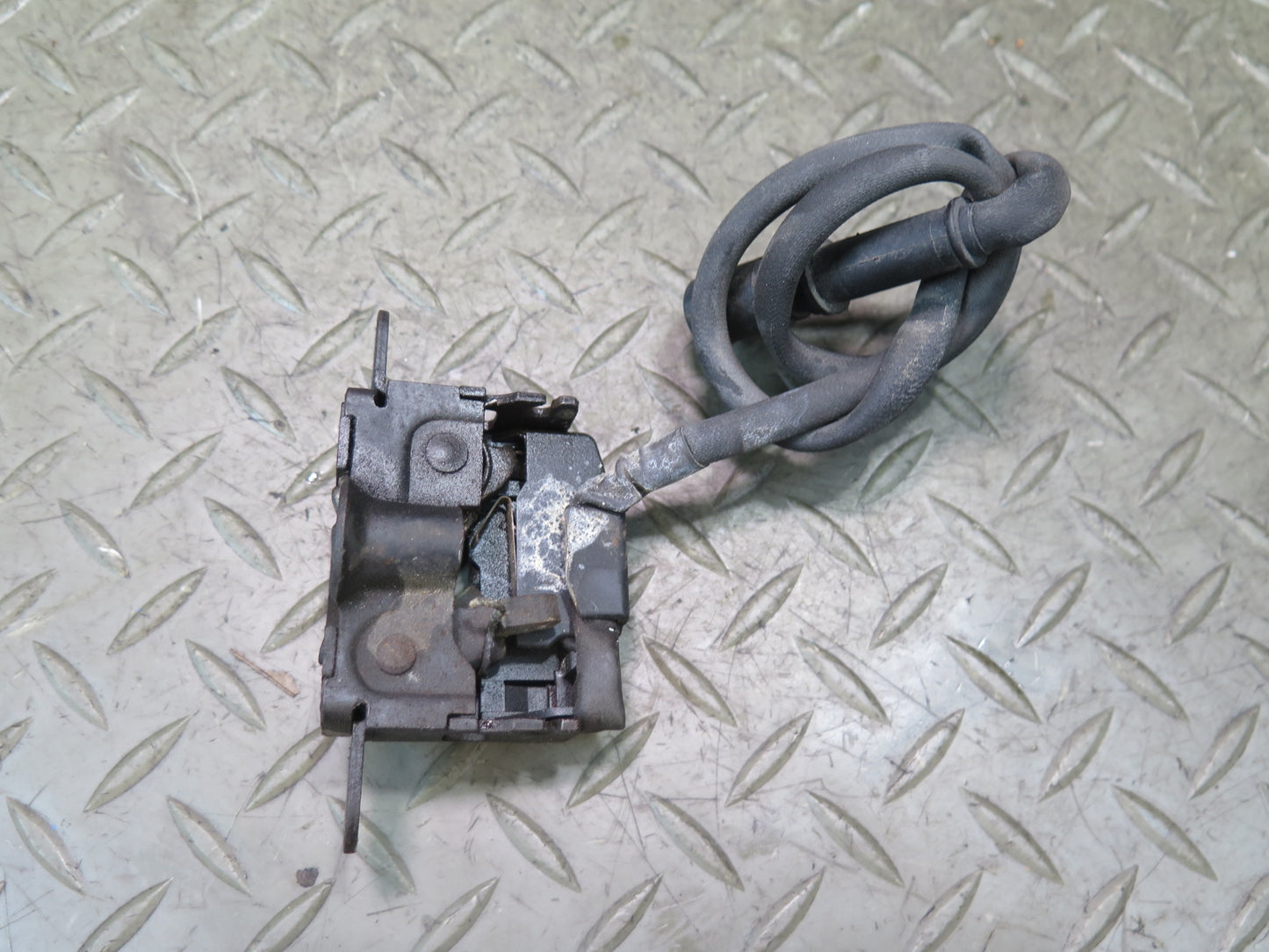 94-02 Mercedes R129 Sl-class Set of 2 Front Left & Right Hood Lock Latch OEM