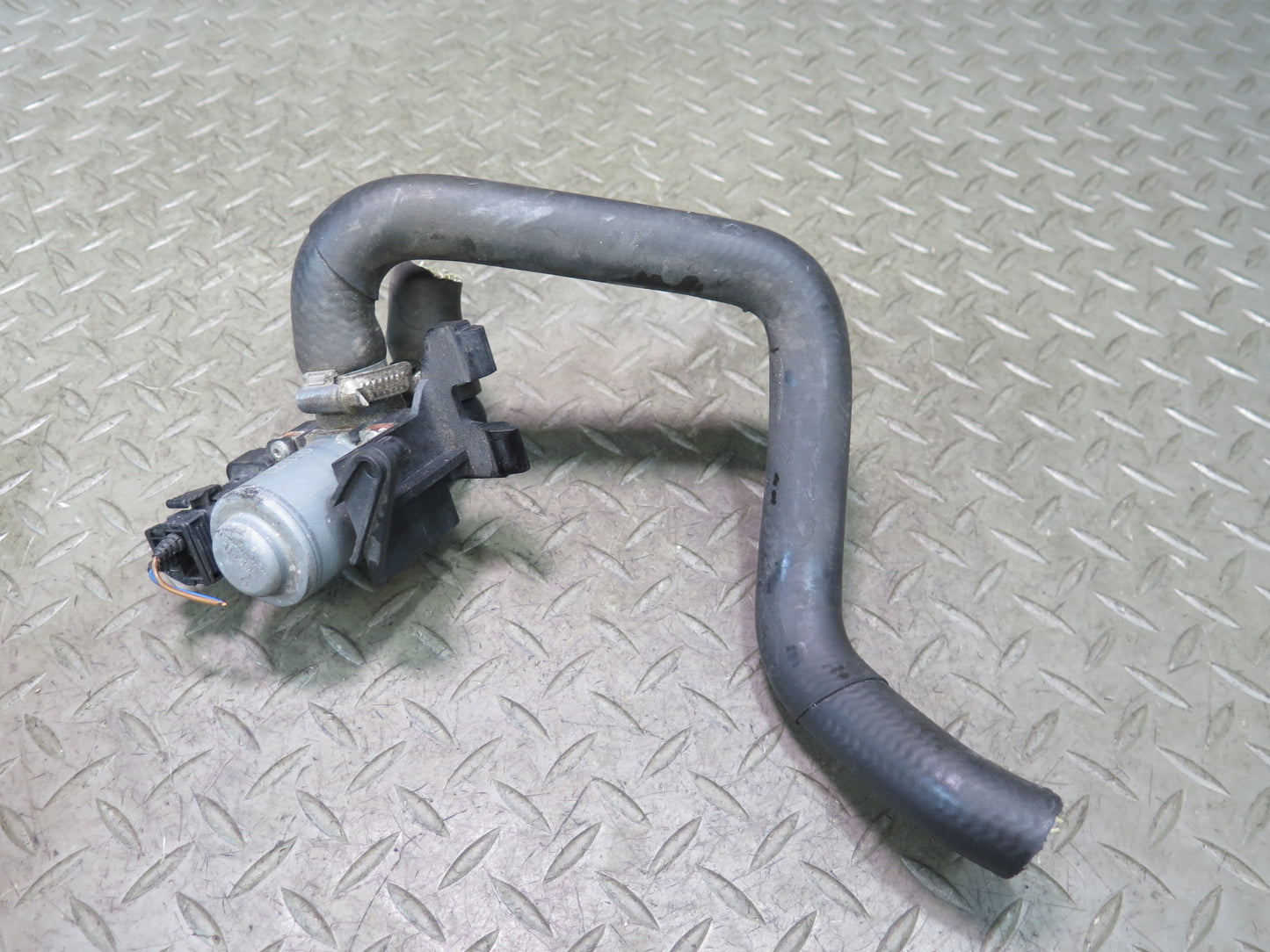 96-02 BMW E36/7 Z3 Heater Control Water Valve 8375443 OEM