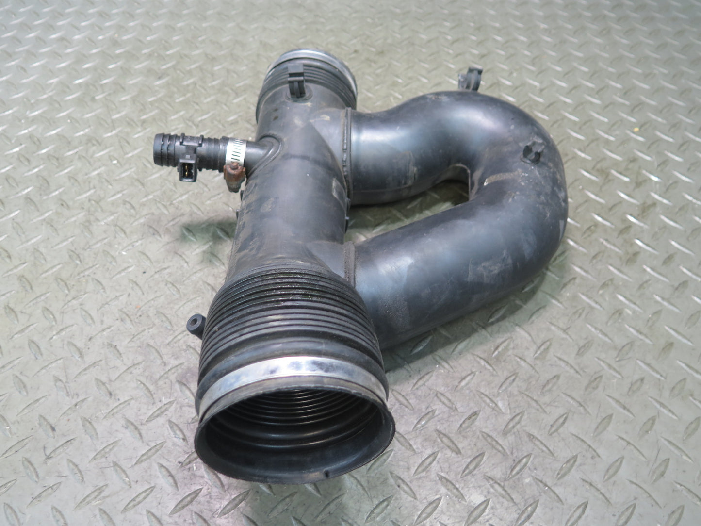 99-01 VW Eurovan T4 2.8L AES Air Intake Hose Pipe Duct w Sensor 021129627E OEM