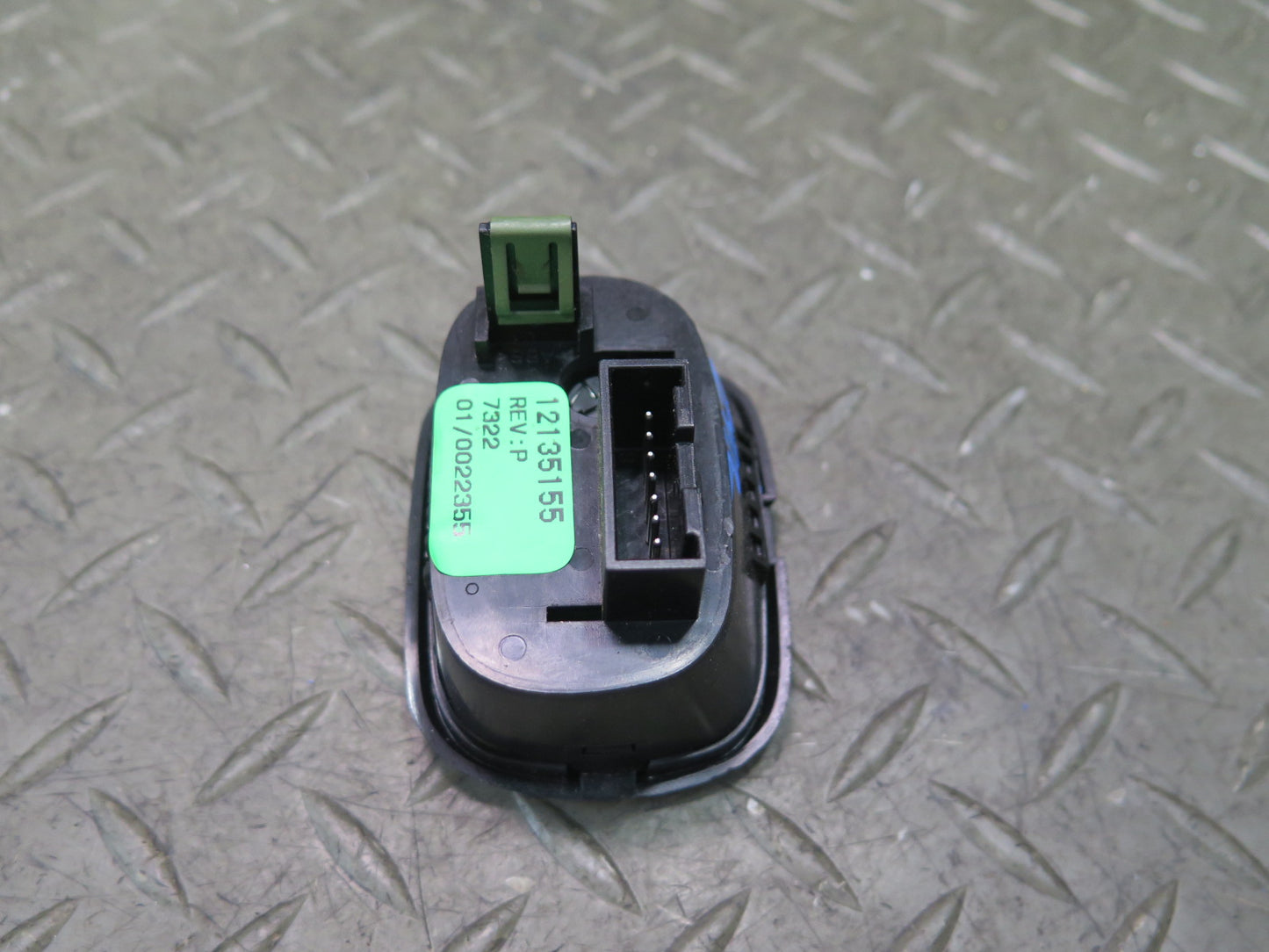 97-04 Chevrolet Corvette C5 Fog Light Trunk Release Switch Button 12135155 OEM
