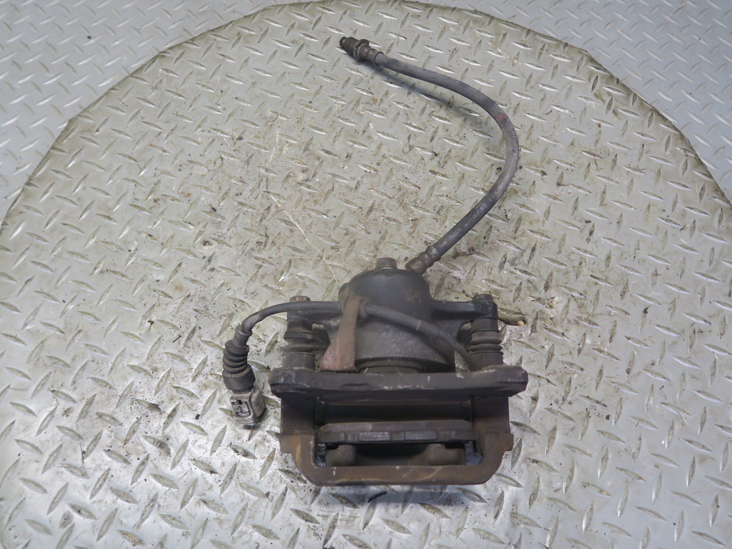 95-97 Toyota Celsior Lexus LS400 UCF20 Rear Left & Right Brake Caliper Set OEM