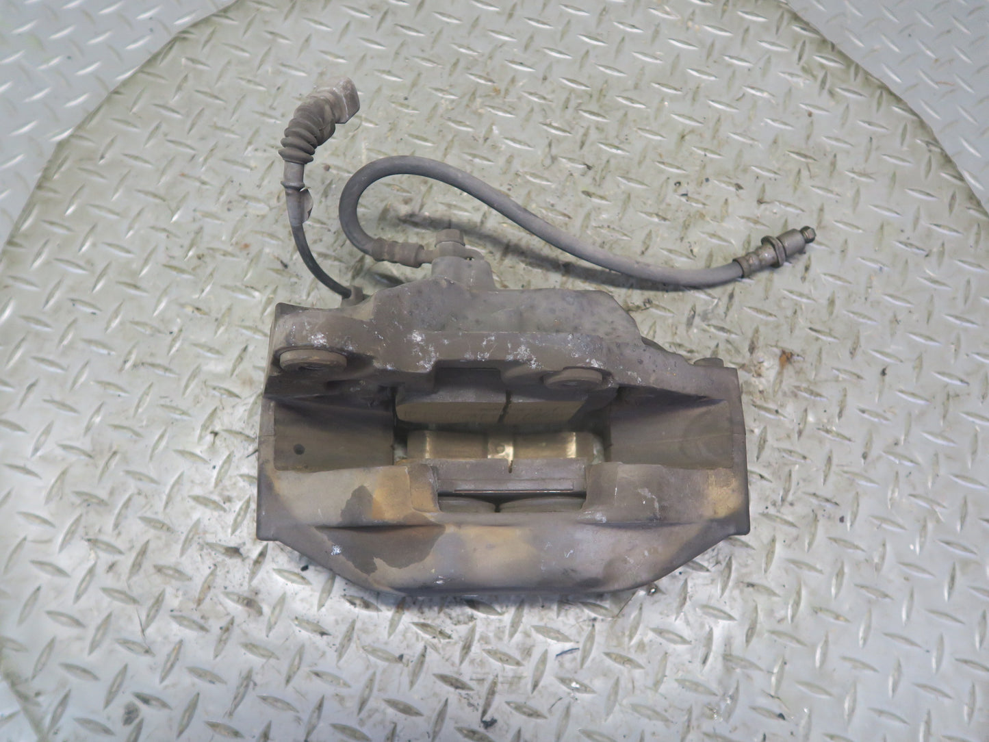 95-00 Toyota Celsior Lexus LS400 Front Left Right Brake Caliper Set Sumitomo OEM